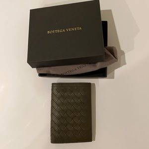 Bottega Veneta Card Case Wallet Men’s Olive Color